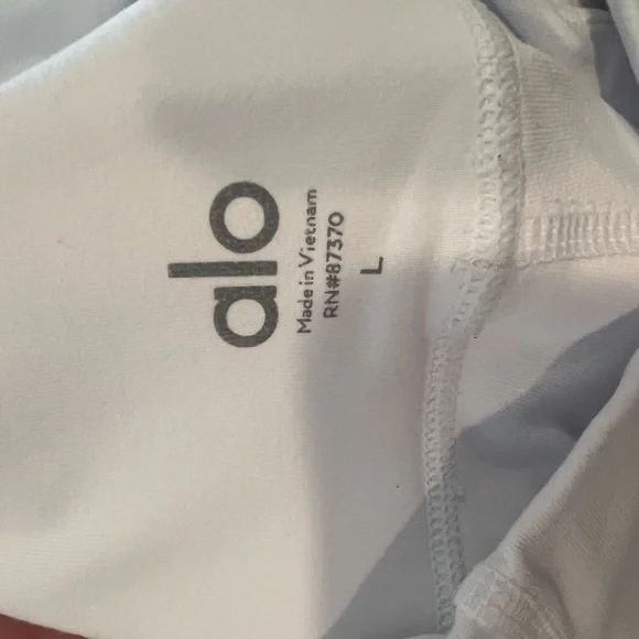 ALO Yoga Classic White Leggings - Picture 6 of 8